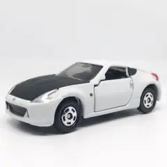 フェアレディZ ホワイト×マットブラック 特別カラー　トミカ