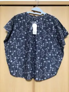 花柄 ダークグレー 半袖トップス M-L