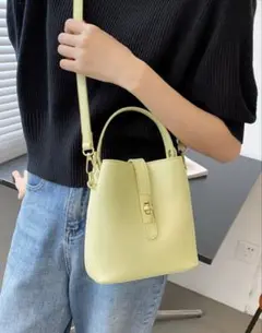 スクエアバケットバッグ　ショルダーバッグ
