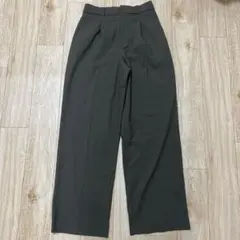 UNIQLO タックワイドパンツ（丈長め76cm）