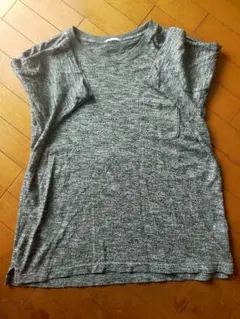 GU クロップド丈　クルーネック Tシャツ　 Lサイズ ライトグレー　半袖