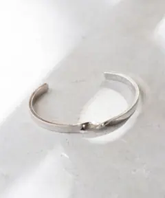 【BEAMS】シルバー ツイストデザイン バングル
