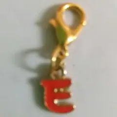 【2商品300円】【未使用】イニシャル チャーム 〖E〗① アルファベット