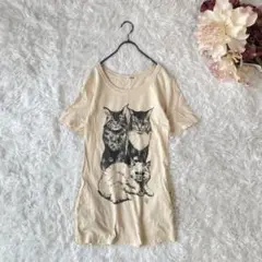 猫 ユニクロ UT NO.5 両サイド大き目ポケット クリーム色 ロングTシャツ