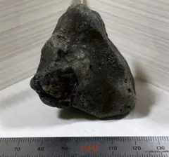 隕石?磁石が付く変わった色の石!