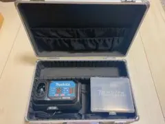 ペンドライバーの充電器と箱のみ