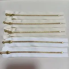 Item thumbnail for item e93b39af-92e3-4cba-8e5d-30855bf2d99e