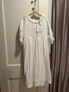 ✴︎新品タグ付6690円✴︎ZARA ザラ フリル付きホワイトワンピース 140cm