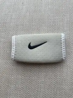 Nike FIT DRY チンカバー　ホワイト