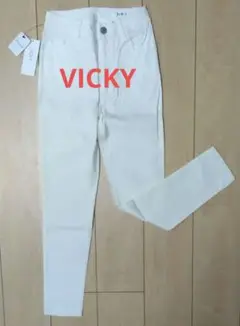 新品未使用VICKYオフホワイト スキニーパンツ タグ付き