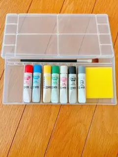【サクラ】【未使用】アクリル絵の具　不透明性　6色　ニス付き　パレット　平筆