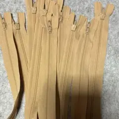 フラットファスナー　55cm ベージュ
