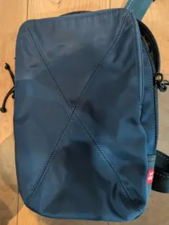 サムソナイトレッド　ボディバッグ
