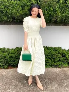 シネマティック CINEMATIQ ヘレナワンピース オフホワイト 元鈴木さん