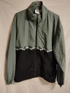 ※お盆前の値下げ価格※　1回のみ着用　adidas ジャケット XL