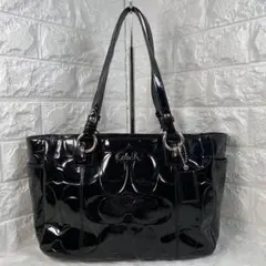 シグネチャー COACH パテントレザー ハンドバッグ