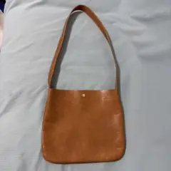 ショルダーバッグ（本革製）