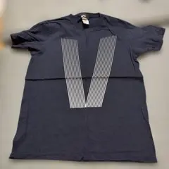 SAKANACTION ストライプV字Tシャツ ネイビー