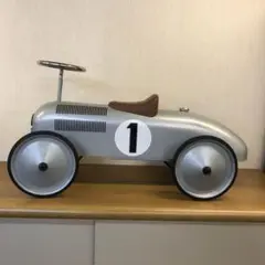 フランスより直輸入　VILAC レーシングカー 白　クリーム　新品未使用 フランスより直輸入 VILAC レーシングカー 白 クリーム 新品未