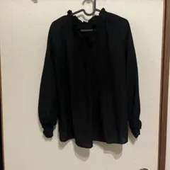 2WAY フリルネック ブラックシャツ 長袖