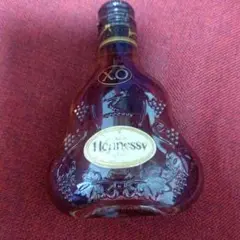 DE LUZE XO コニャック ミニボトル付き　値下げしました。 バイセル公式】ヘネシー Hennessy XO 金キャップ クリアボトル