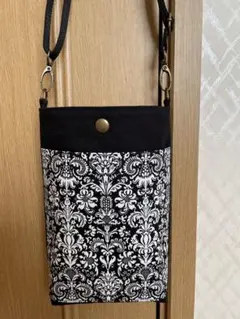 ダマスク☆モノトーン☆ハンドメイドスマホショルダーバック☆ハンドメイドポシェット