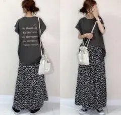 セットアップ Tシャツ スカート グレー バックプリント 2025New