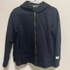 ヨリ バックフリルパーカー