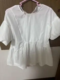 NOSTALGIA ホワイト 半袖ペプラムシャツ