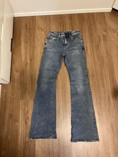 新品　フレアジーンズ