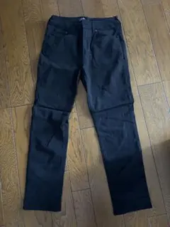SUREVE ブラック スキニーパンツ　ストレッチ