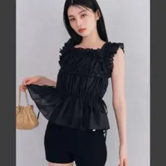 LILY BROWN(リリーブラウン)シャーリングフリルブラウス