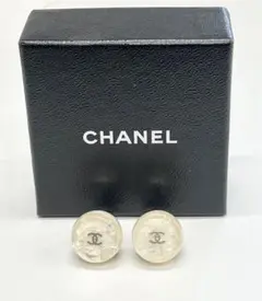 CHANEL CCマーク ホワイトイヤリング