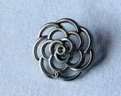 シャネル chanel カメリア 花　ココマーク　透かし　シルバー