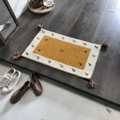タッセル付きオレンジマット