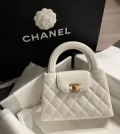 CHANEL ホワイト キルティング ハンドバッグ