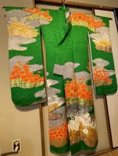 美品 豪華 振袖 成人式 着物 きもの 正絹 緑 黒