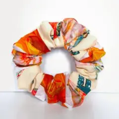 薄オレンジ系　シュシュ　ハンドメイド　シンプル