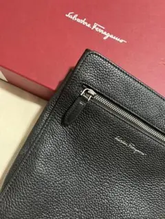 サルバトーレフェラガモ ショルダーバッグ