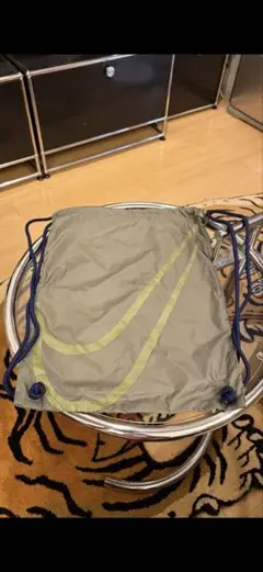 新品非売品　NIKEアルファ3プレミアム シューズ袋　カーキ×紐ネイビ
