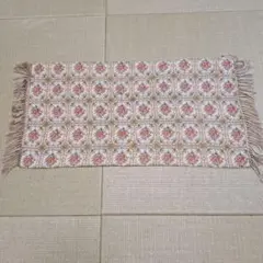 更にお値下げ❗ 花柄フリンジ敷物　 約95m x 43cm
