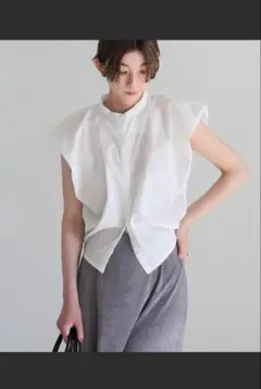 ホワイトノースリーブシャツ