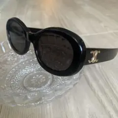 ブラックオーバルサングラス