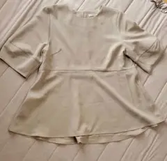 OPAQUE.CLIP　ペプラムトップス　40/L　ベージュ　値下交渉不可