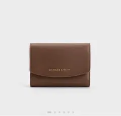 CHARLES & KEITH カーブ フロントフラップウォレット　チョコレート