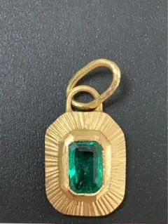 GERMEDEUR エメラルドペンダントトップ シールド