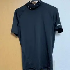 Under Armour ブラック アンダーシャツ 半袖