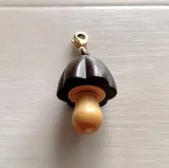 きのこの山　アクションマスコット　ハローキティ きのこの山 ハローキティ ストラップ レア 即日 匿名配送 - メルカリ