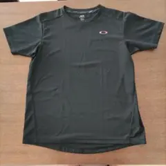 【週末値下げ】Oakley 黒 Tシャツ