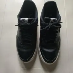 Nike Air Force 1 ブラック厚底スニーカー